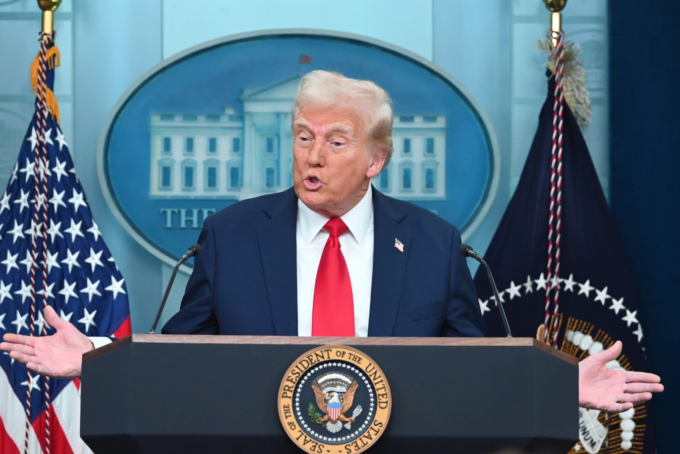 1-in-4-americans-ditch-homes-and-car-purchases-as-tariffs-trigger-economic-panic-–-financial-freedom-countdown